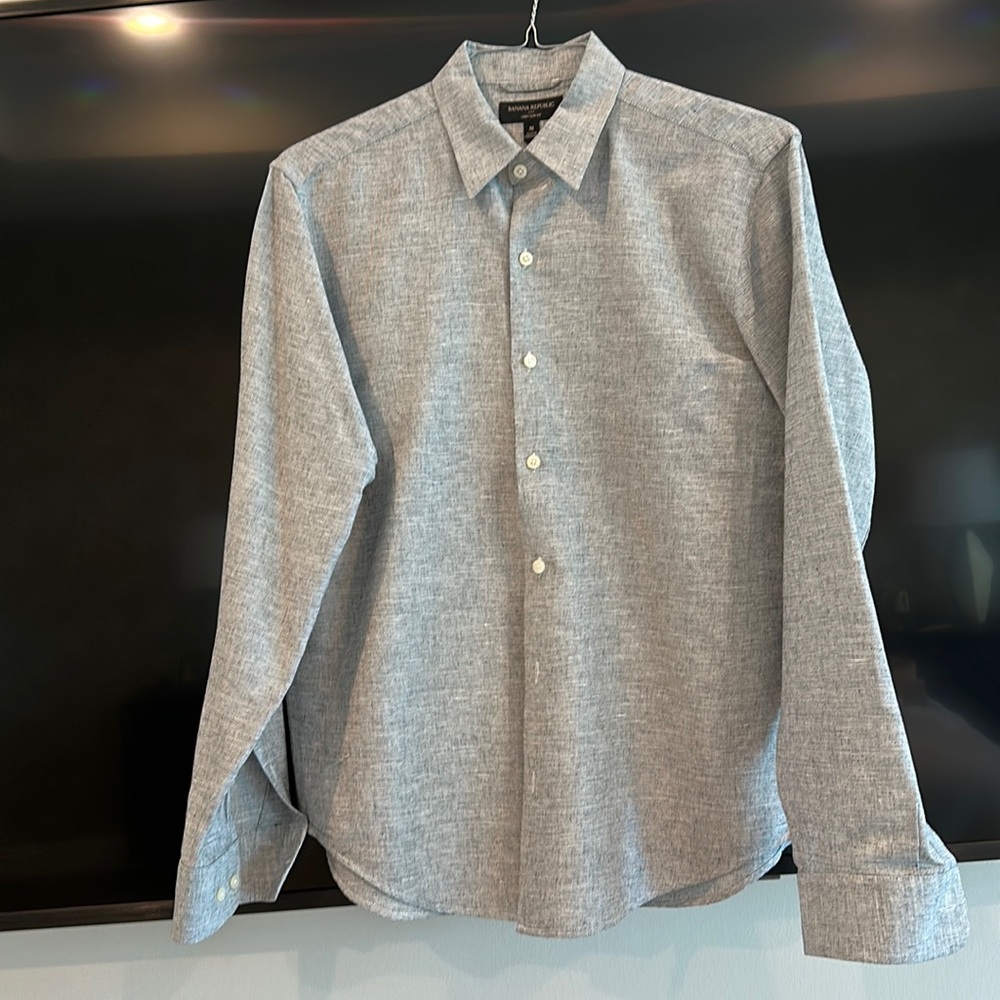 Banana Republic linen slimfit button down.